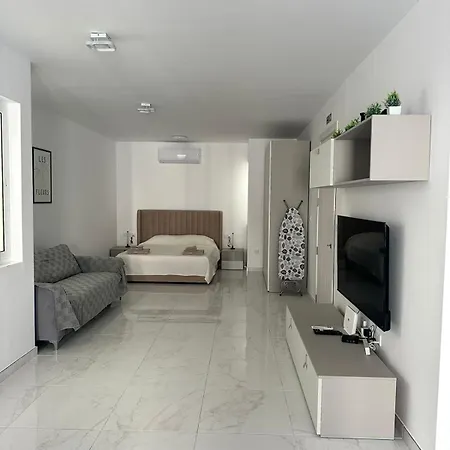 Joyce Penthouse Apartment *
